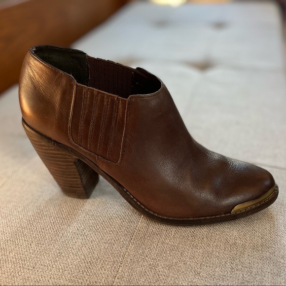 Leather Dolce Vita Brown Bootie. Size 8 - Picture 3 of 9